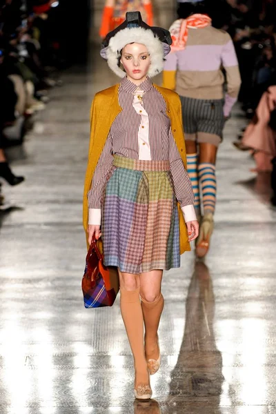 Look 8